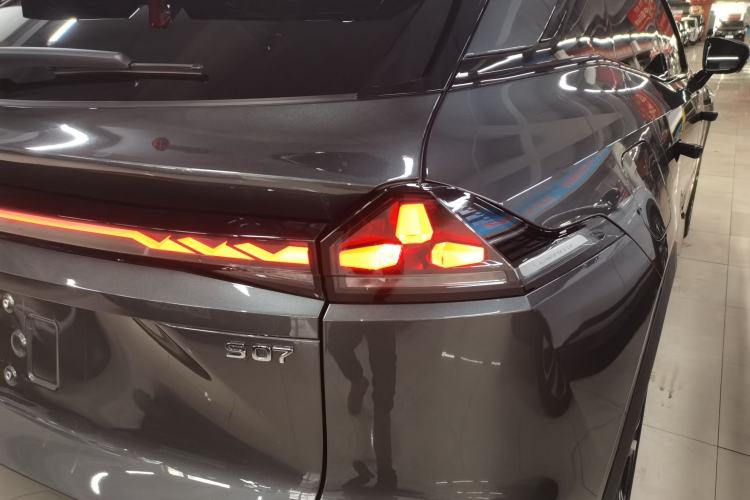 Used Deepal S07 2025 215Max Huawei Qiankun Intelligent Driving ADS SE Range-Extended Version Right Rear Taillight