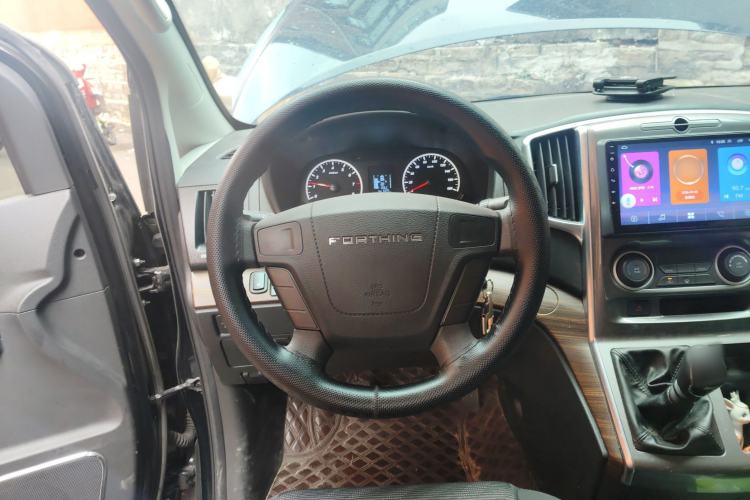 Used FORTHING Lingzhi PLUS 2022 Travel Edition 2.0L Manual Comfort Version 7 Seats

