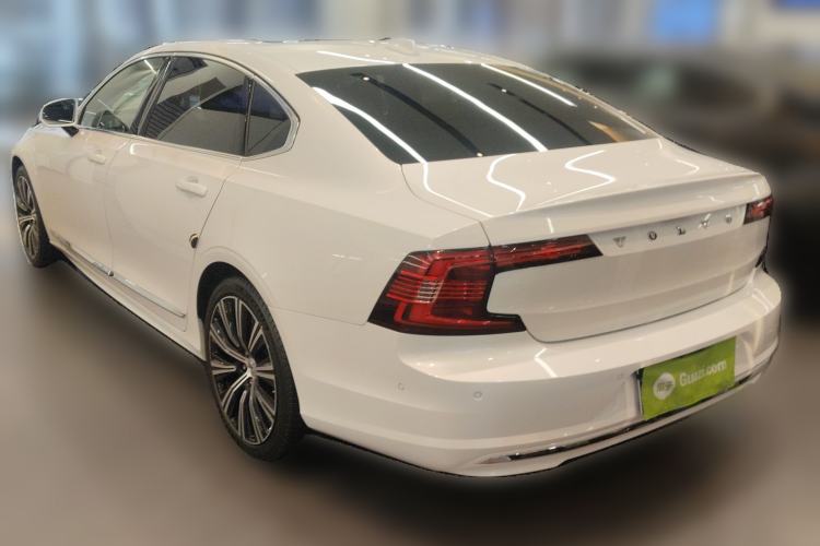 Used Volvo S90 2023 B5 Luxury Smart Edition Rear Left 45 Deg