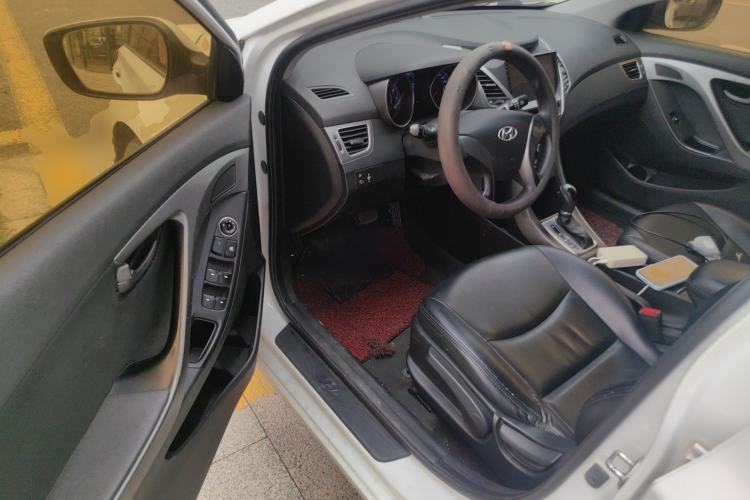 Used Hyundai Elantra (5th Generation / Langdong) 2016 1.6L Automatic Smart Version
