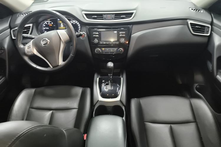 Used Nissan X-Trail 2016 2.0L CVT Smart Enjoyment Version 4WD
