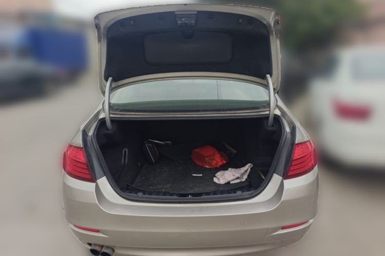 Used BMW 5 Series 2014 520Li Elegant Model Trunk