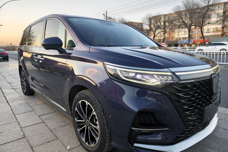 Used Roewe iMAX8 2021 400TGI Supreme Series Ultimate Edition
