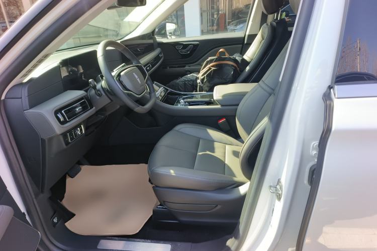 Used Lincoln Aviator 2024 3.0T V6 All-Wheel-Drive Elegance Edition Six Seats Left Front Seat