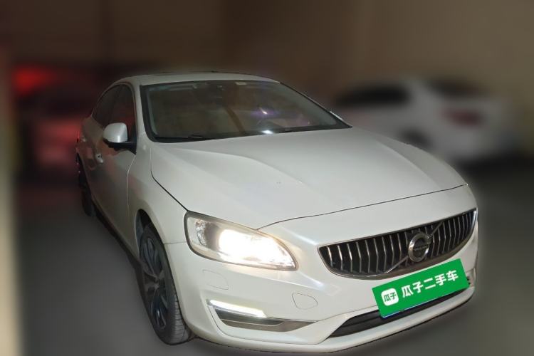 Used Volvo S60 2018 S60L T3 Smart Progress Edition Front Right 45 Deg