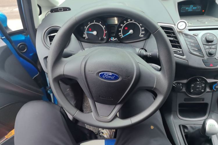 Used Ford Fiesta 2013 Hatchback 1.5L Manual Fashion Edition
