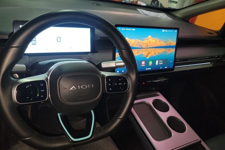 Used AION Y 2023 Plus 510 Smart Edition Center Console