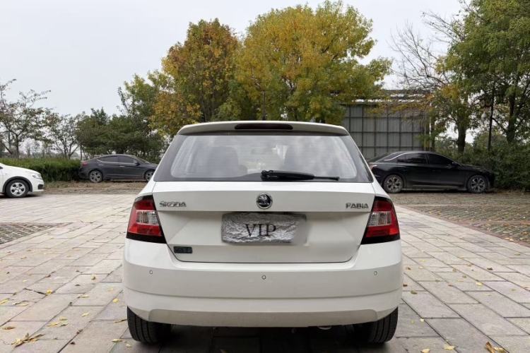 Used Skoda Fabia 2016 1.4L Automatic Car Enjoy Edition
