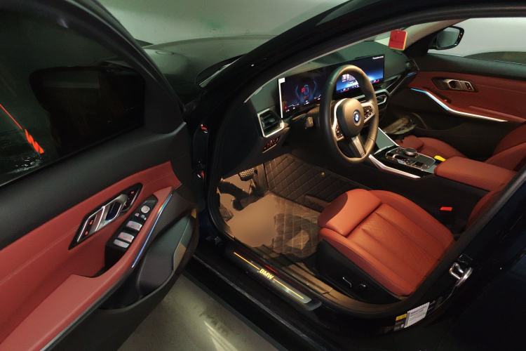 Used BMW i3 2024 eDrive 35 L
