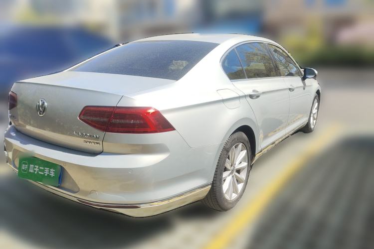 Used Volkswagen Magotan 2017 330TSI DSG Leading Model Rear Right 45 Deg