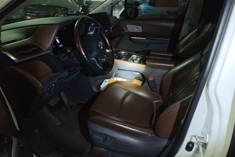 Used Toyota Sienna 2023 2.5L Hybrid Comfort Edition
