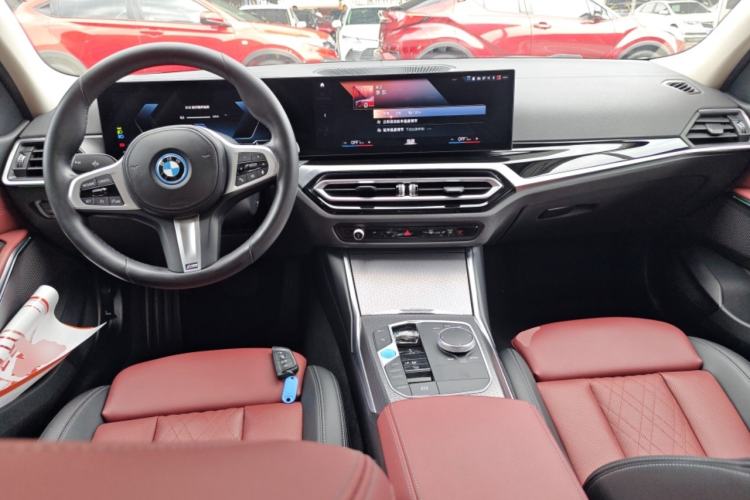 Used BMW i3 2022 eDrive 35 L Center Console