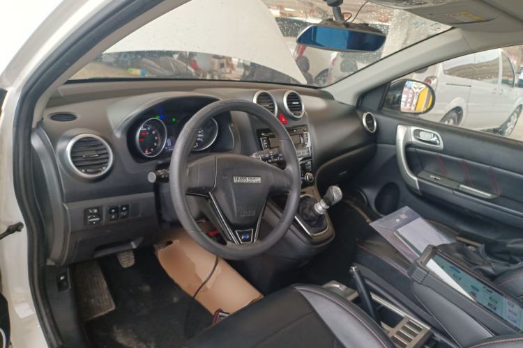 Used Haval H6 2016 Upgraded Model 1.5T Manual Two-Wheel Drive Value Edition
