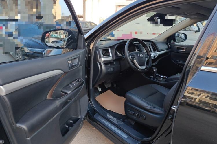 Used Toyota Highlander 2018 2.0T Four-Wheel Drive Luxury Edition 7 Seats China V Emission Standard
