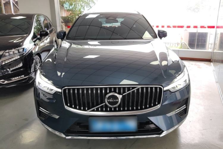 Used Volvo XC60 2025 B5 4x4 Smart Luxury Edition Front