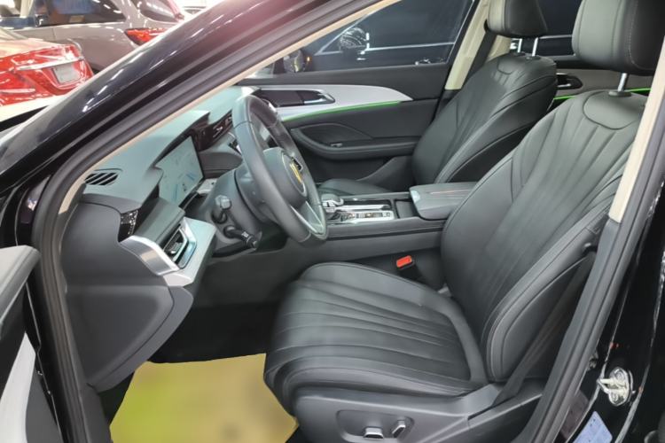 Used Hongqi H5 2025 2.0T Automatic Flag Edition – 500 000 Units Commemorative Version
