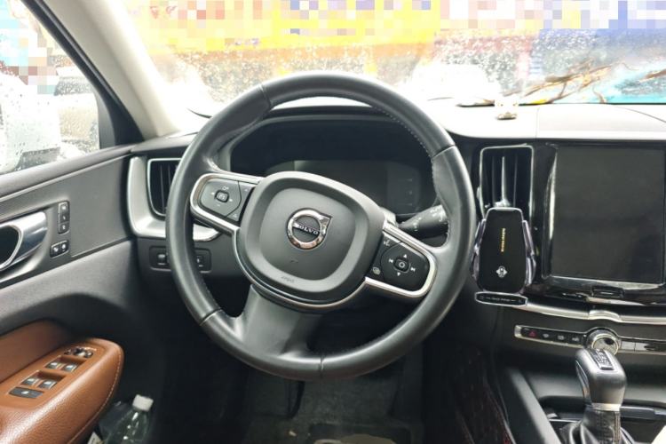 Used Volvo XC60 2019 T5 4x4 Smart Edition China VI Standard