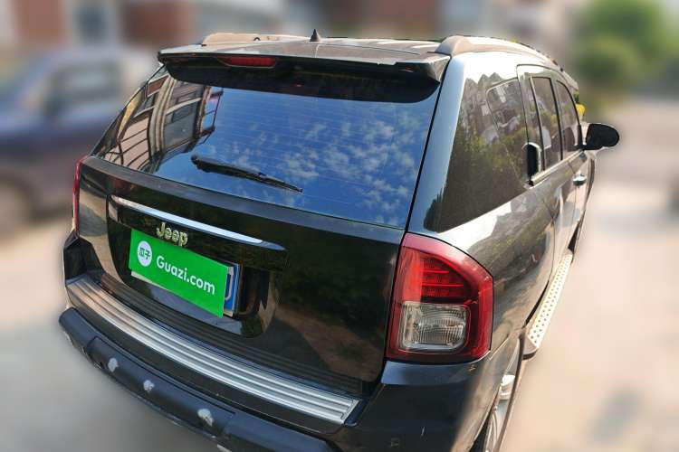 Used Jeep Compass 2015 2.0L two-wheel drive sport version