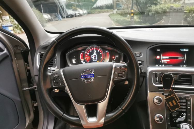Used Volvo V60 2016 T5 Zhiya Edition Steering Wheel