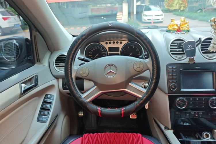 Used Mercedes-Benz M-Class 2010 ML 300 4MATIC
