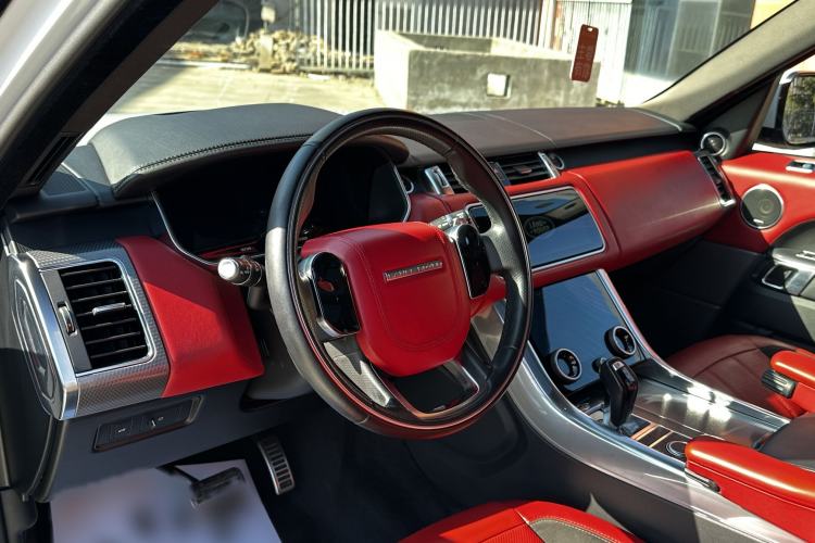Used Land Rover Range Sport 2020 3.0 L6 HSE DYNAMIC Interior 9