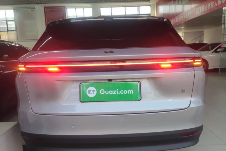 Used Li Auto Li Auto i6 2025 Model Four-Wheel-Drive Standard Type
