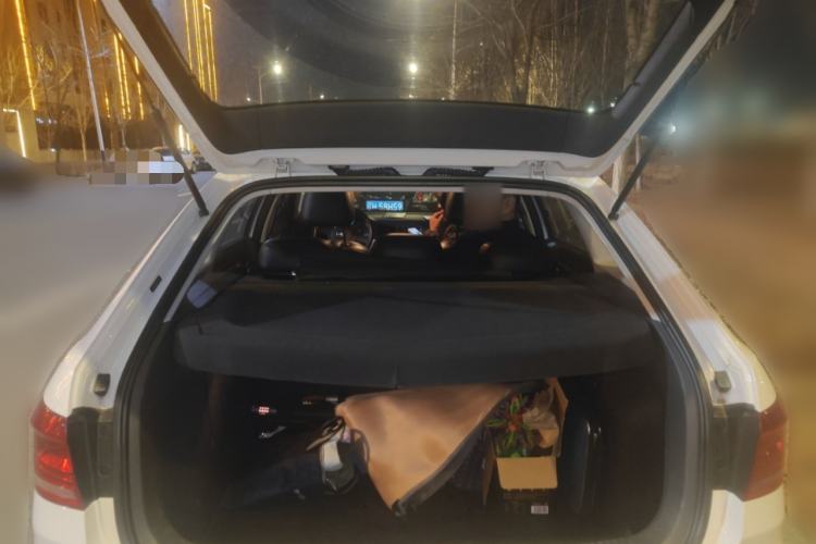 Used Volkswagen Gran Lavida 2013 1.6L Manual Fashion Model Trunk