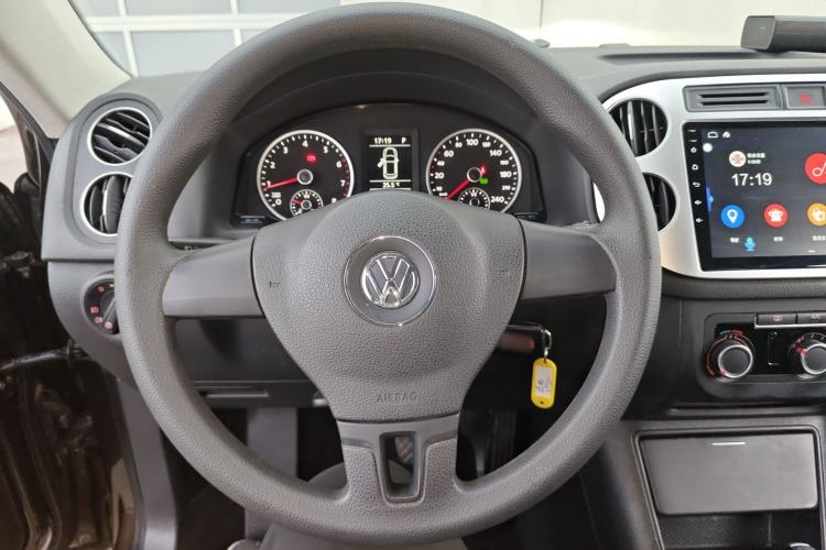 Used Volkswagen Tiguan 2015 1.8TSI Automatic Two-Wheel Drive Trend Edition Steering Wheel