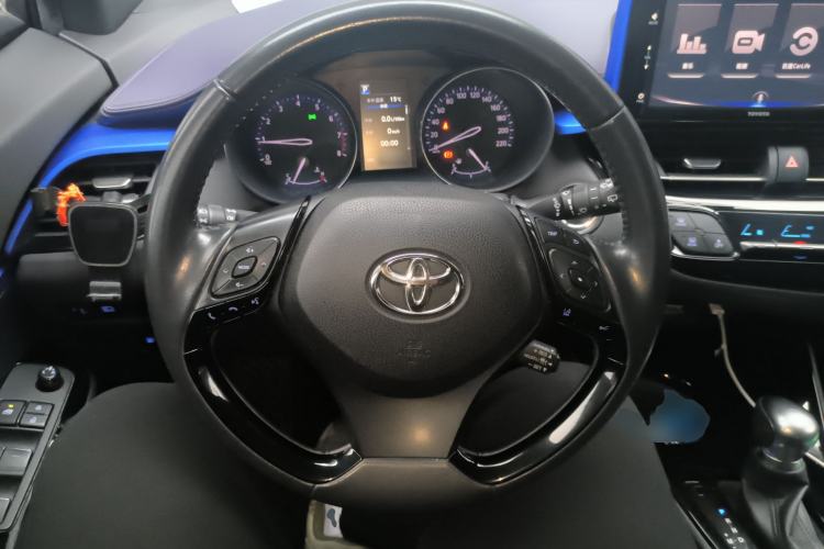 Used Toyota IZOA 2018 2.0L Yichi Version China VI Standard