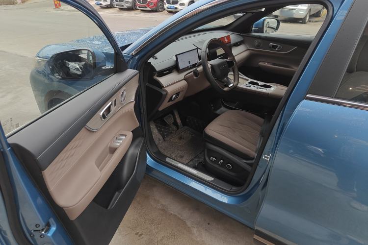 Used Chery Tiggo 8 PLUS C-DM 2025 1.5T 116 km Prestige Version 5 Seats