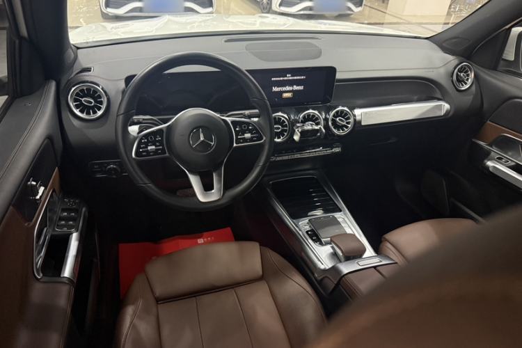 Used Mercedes-Benz GLB 2020 GLB 200 Stylish Edition Interior 1