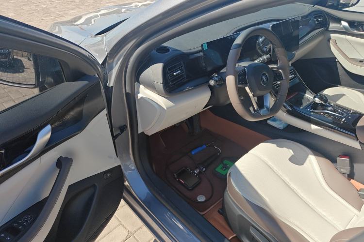 Used BYD Qin PLUS 2024 HONOR Edition DM-i 55KM Leading Model
