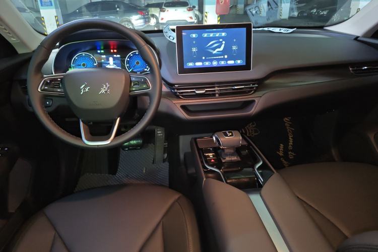 Used Hongqi E-QM5 2022 431 km Charge & Enjoy Edition Center Console