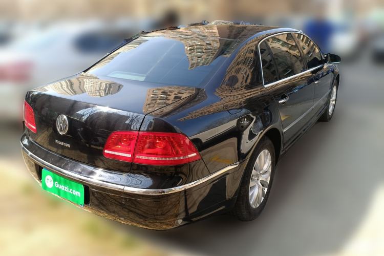 Used Volkswagen Phaeton 2012 3.6L Deluxe Custom Edition Rear Right 45 Deg