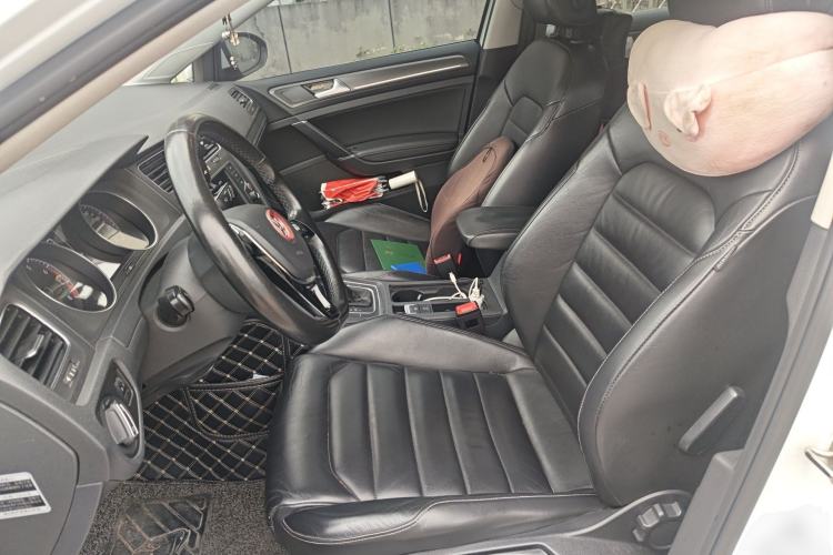 Used Volkswagen Golf 2016 230TSI Automatic Luxury Version Left Front Seat