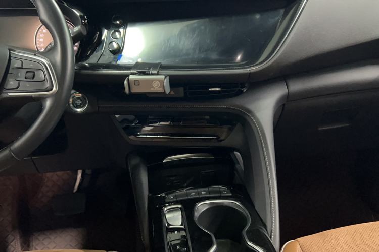 Used Buick Envision 2020 Encore S 652T Two-Wheel Drive Luxury Model
