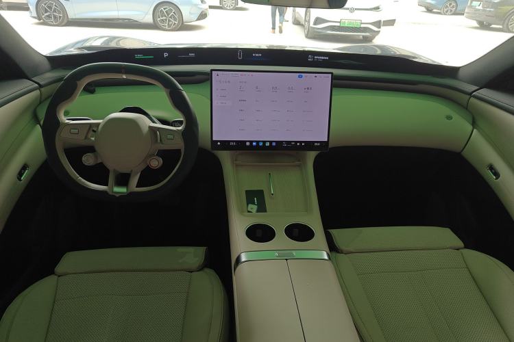 Used Xiaomi Auto YU7 2025 Ultra-Long Range Rear-Wheel Drive Version Center Console