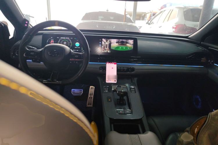 Used GAC Trumpchi EMPOW 2023 270T DCT J16 Version Center Console