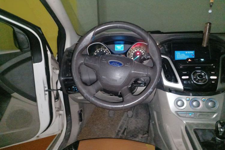 Used Ford Focus 2012 Sedan 1.6L Manual Comfort Model
