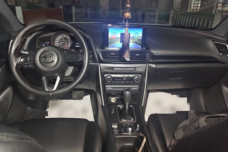 Used Mazda CX-4 2018 2.0L Automatic Two-Wheel Drive Blue Sky Exploration Version China V Standard Center Console