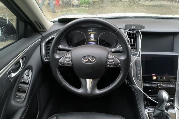 Used Infiniti Q50L 2016 2.0T Enjoyment Edition Steering Wheel