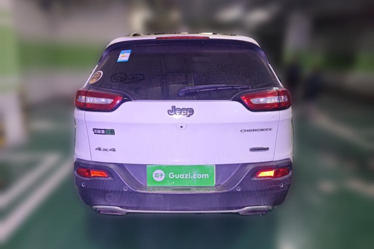 Used Jeep Cherokee 2016 2.4L Professional Smart Version
