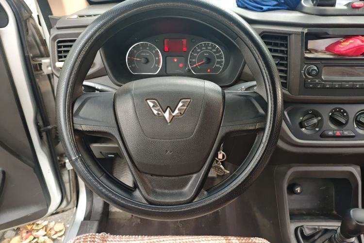 Used Wuling Hongguang V 2019 1.5L Jingqu Version China VI LAR
