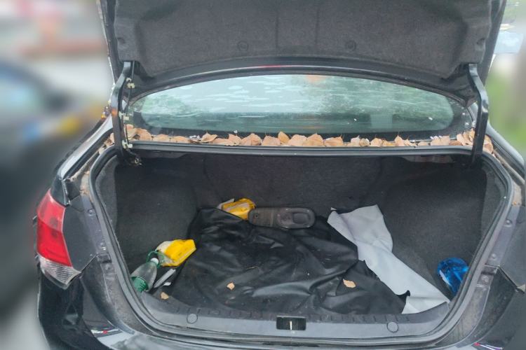 Used Soueast V5 Lingzhi 2015 Plus 1.5L Manual Smart Edition Trunk