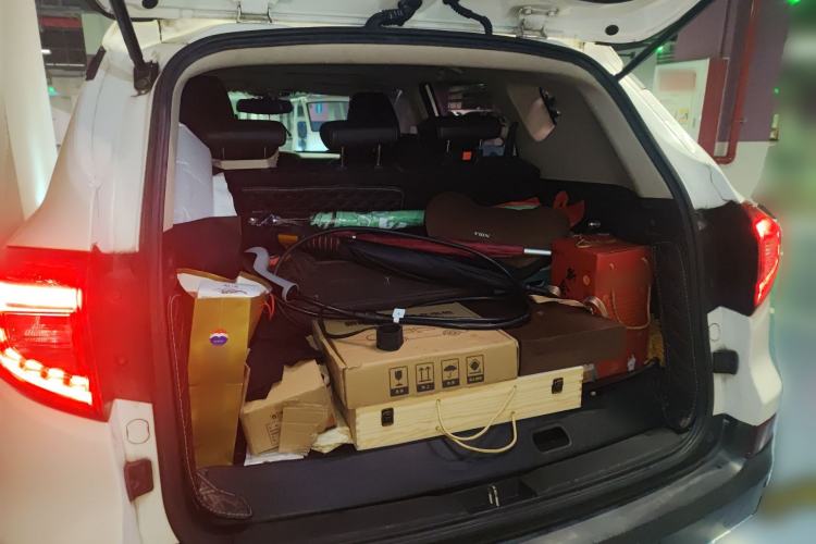 Used BYD Song New Energy 2017 Song DM 1.5TID All-Wheel Drive Luxury Model Trunk