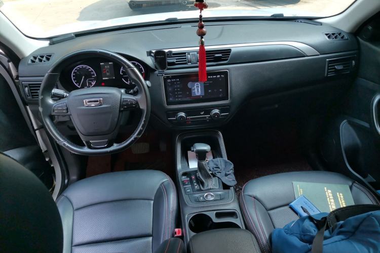 Used Qoros 5 2018 1.6T Automatic Leading Model Center Console