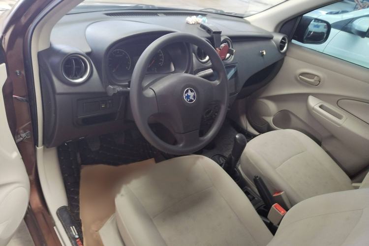 Used Venucia R30 2014 1.2L Manual Comfort Edition