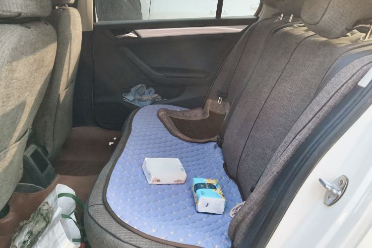 Used Volkswagen Jetta 2015 1.6L Manual Comfort Model