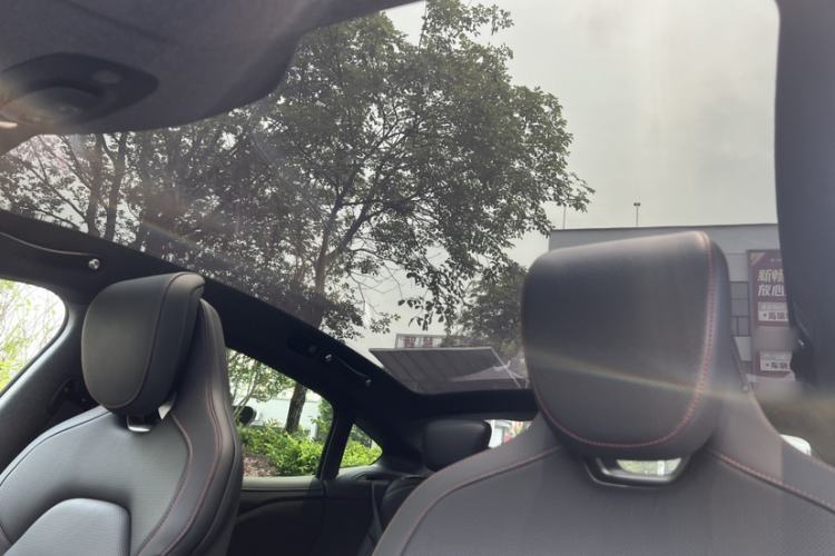 Used Xiaomi Auto SU7 2024 Rear-Drive Ultra-Long Range Advanced Pro-Level Intelligent Driving Version Interior 3