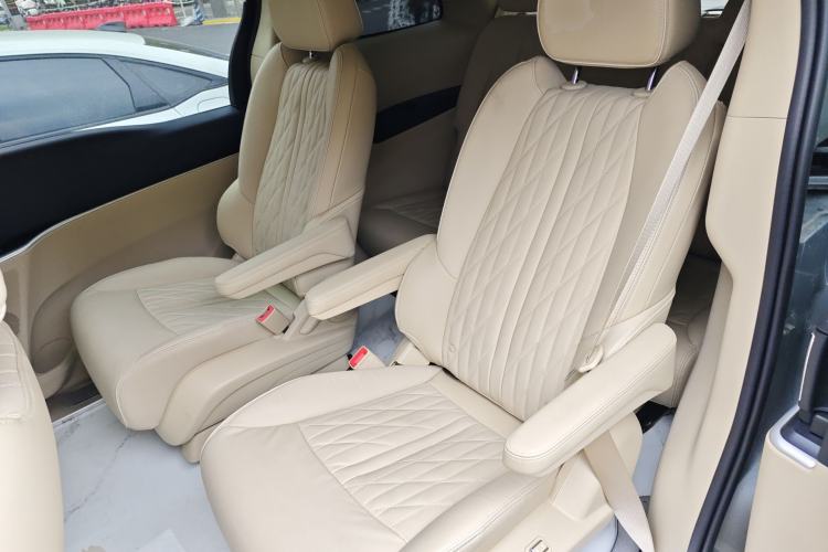 Used Buick GL8 2023 Land Executive Class 652T Luxury Model